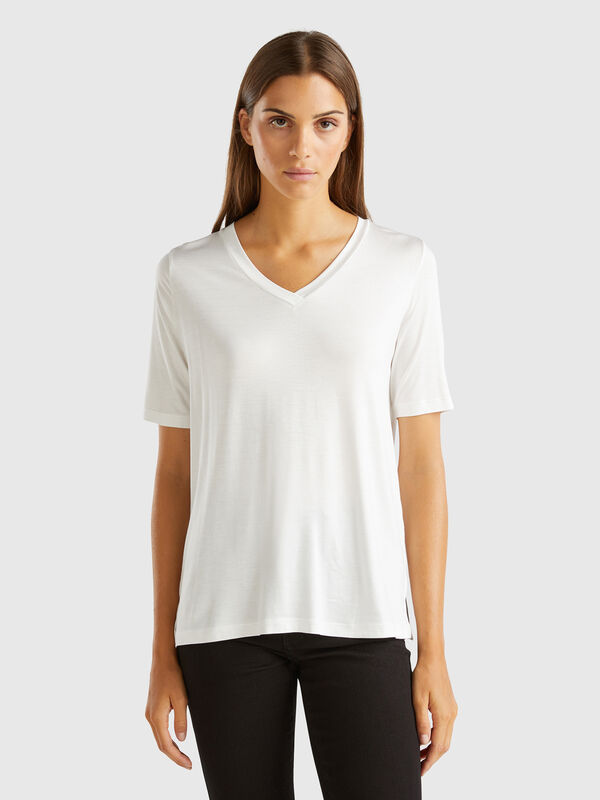Camiseta con cuello de pico en viscosa elástica Mujer