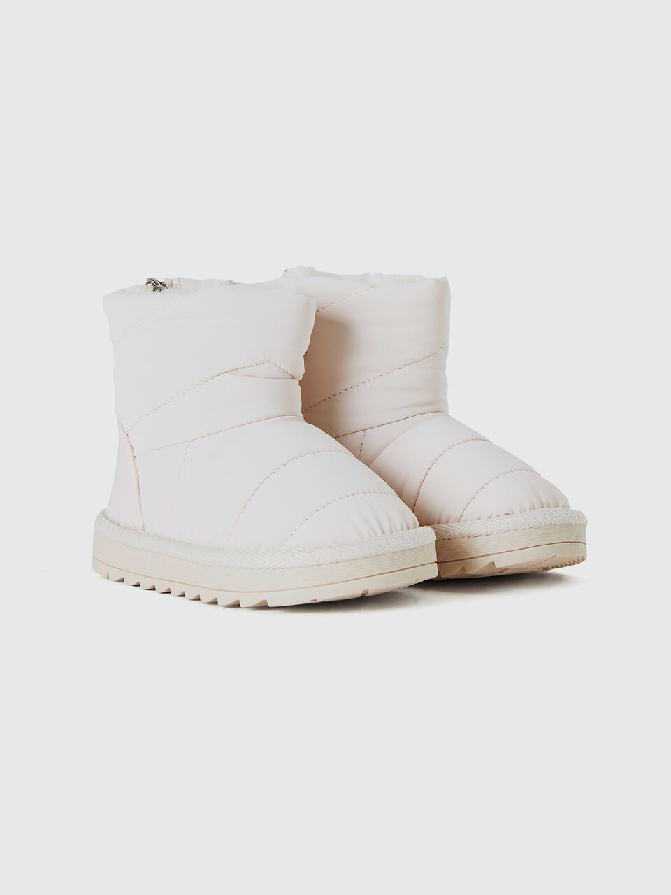 BOOT Niña image number null