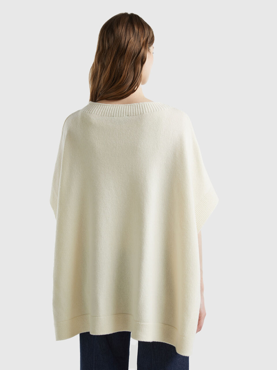 CAPE Mujer image number null