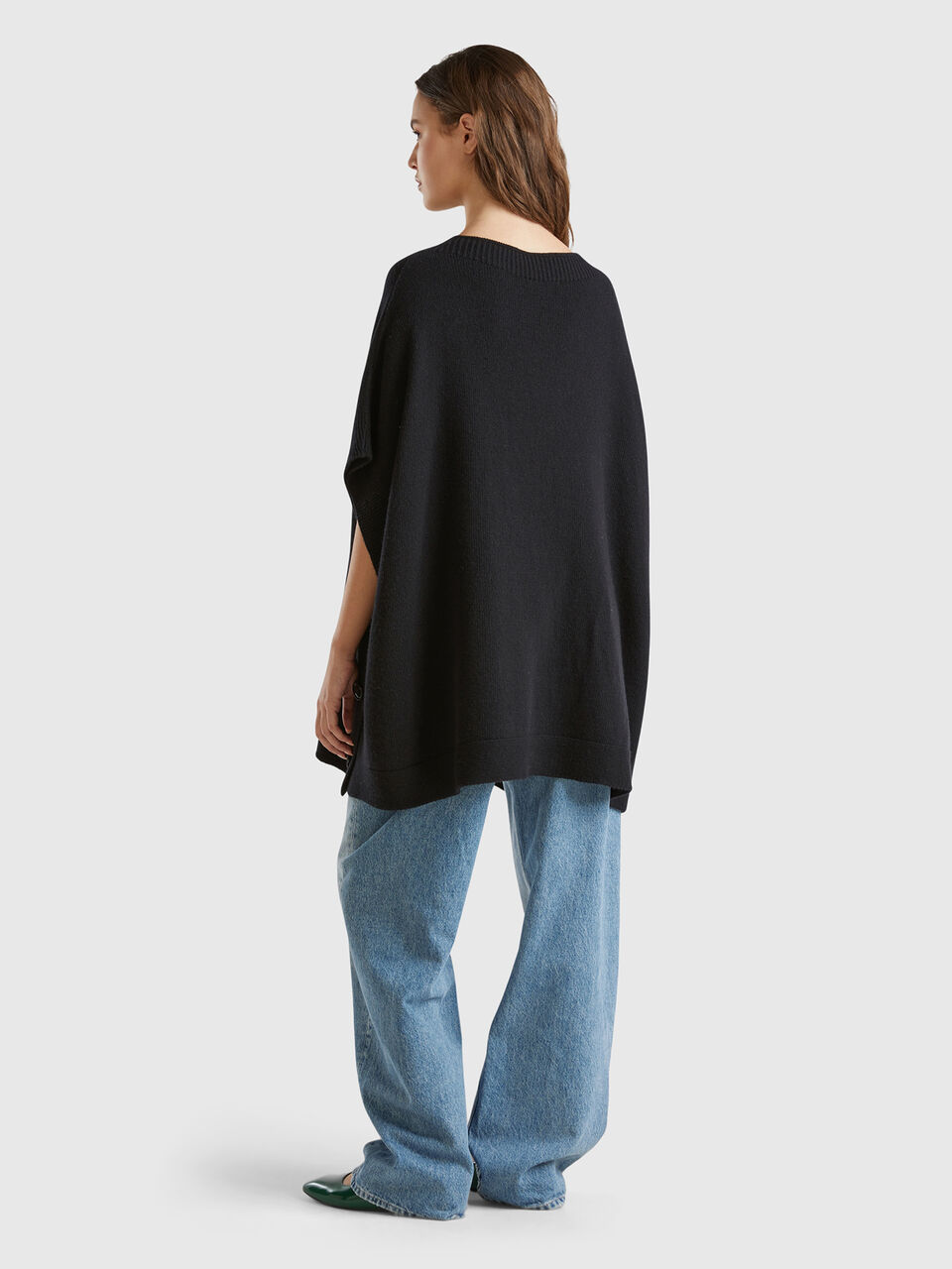 CAPE Mujer image number null