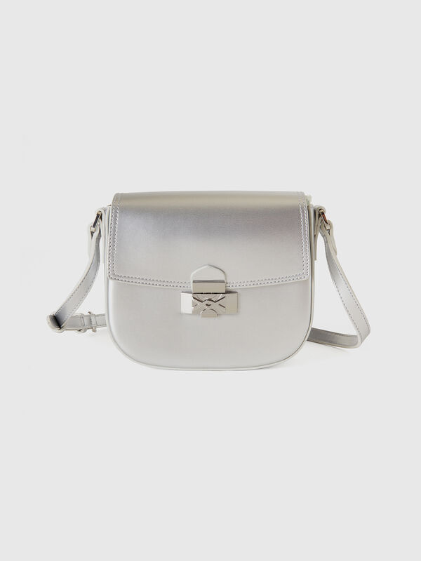 Bolso pequeño de efecto charol con bandolera Mujer