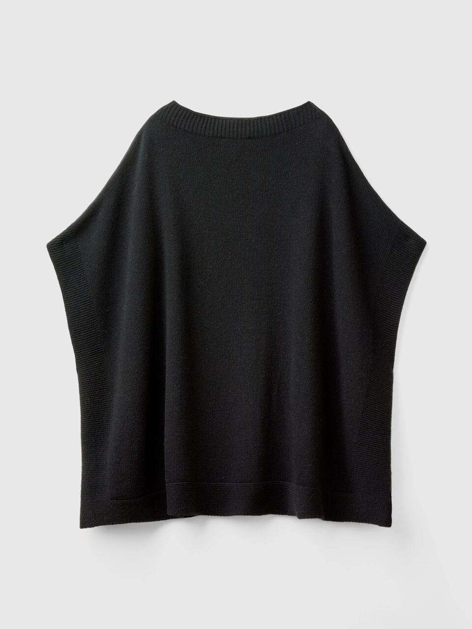 CAPE Mujer image number 2
