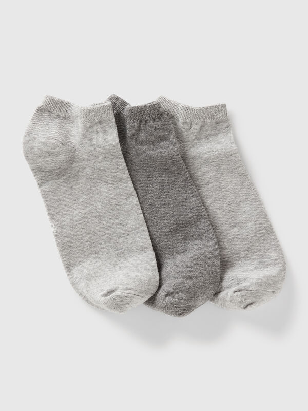 Tres pares de calcetines cortos