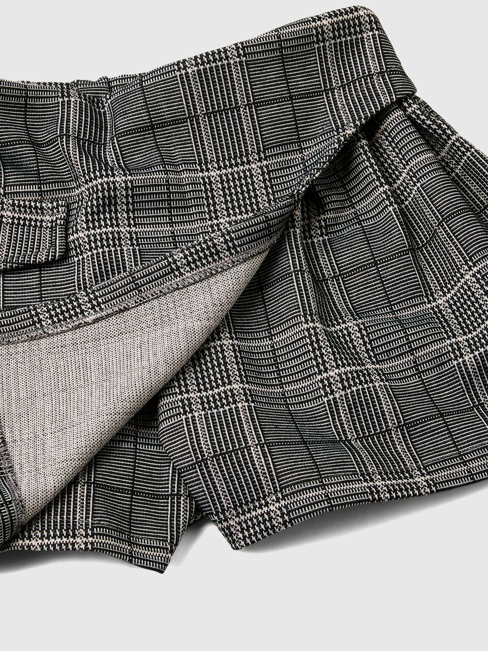 SHORTS Niña image number null