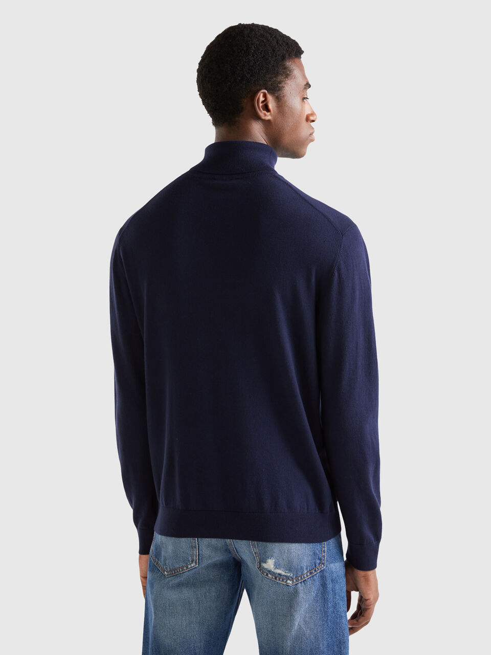 TURTLE NECK SWEATER Hombre image number null