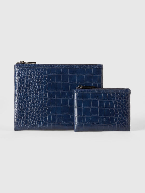 Dos bolsos clutch azul oscuro con efecto cocodrilo Mujer