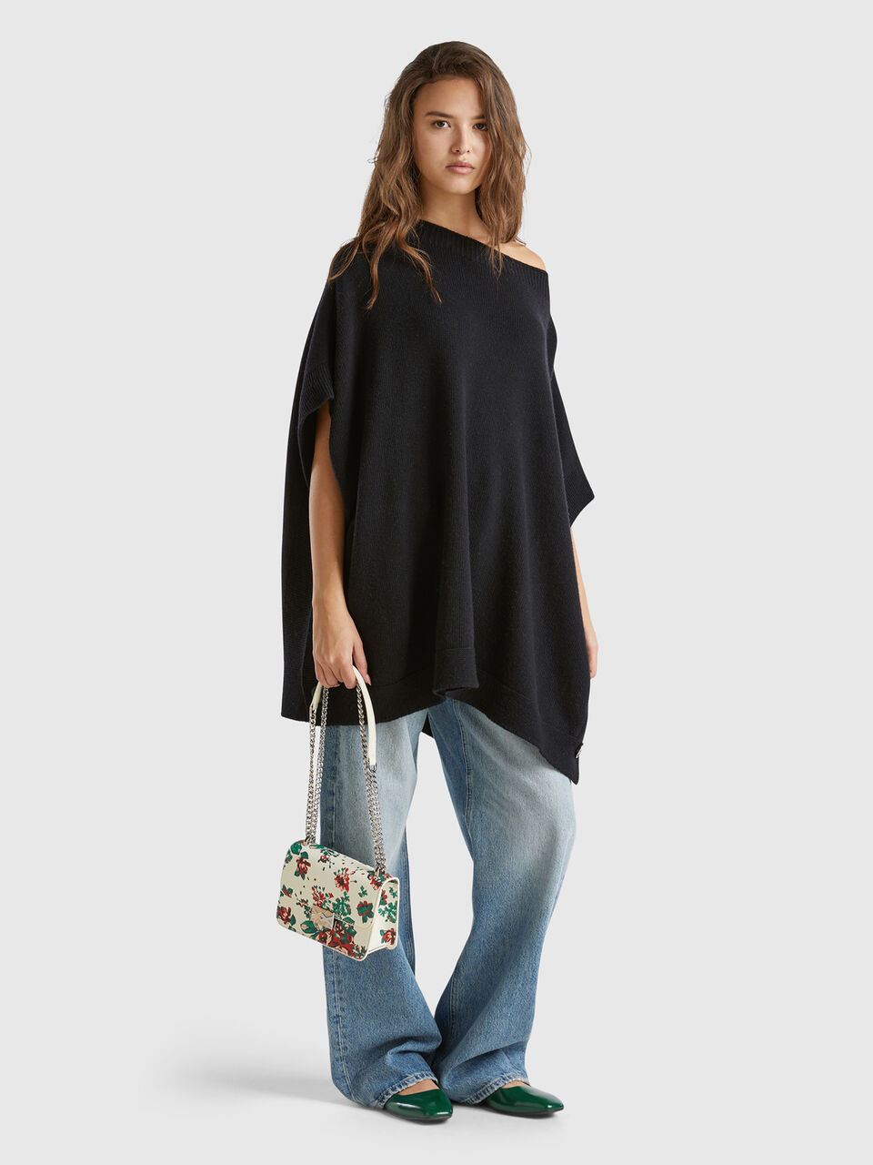 CAPE Mujer image number null