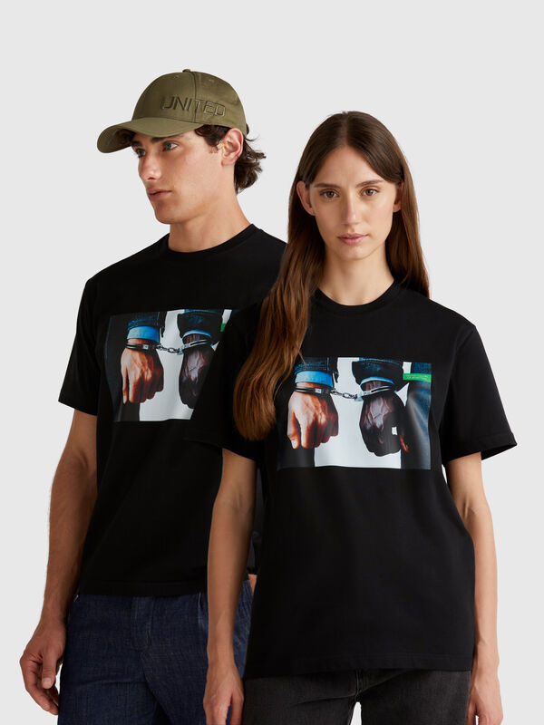 Camiseta con estampado fotográfico de Oliviero Toscani
