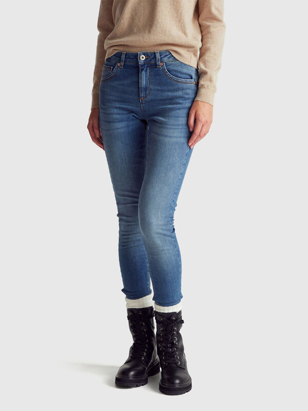 Vaqueros ajustados con efecto push up Mujer