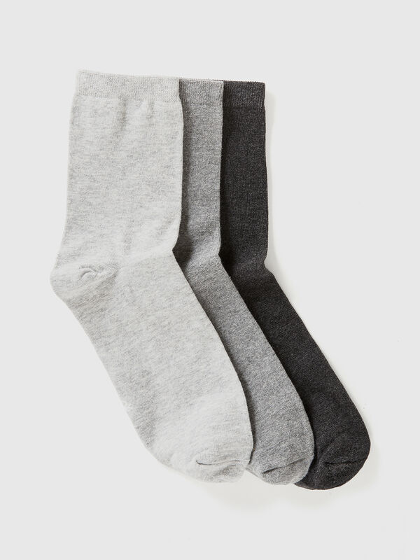 Tres pares de calcetines cortos